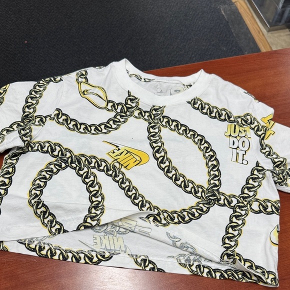 Nike Tops - Nike crop tee S // 112133